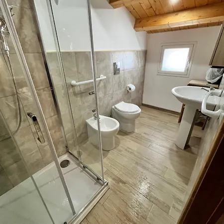 Bed & Breakfast Debel House *
